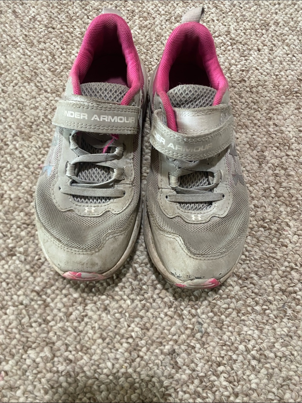 Under Armour Girls Gray Sneakers with Pink Lining